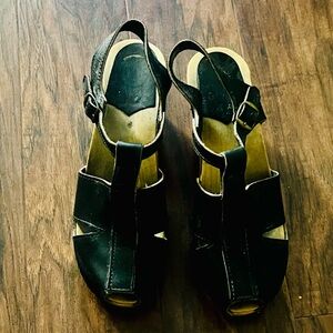 Rare No. 6 Black Leather T-Strap Slingback Sandals